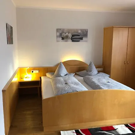 U. Restaurant Goldener Greifen Hotel *