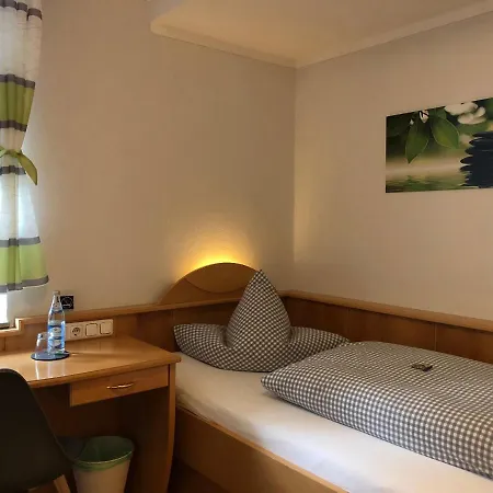 U. Restaurant Goldener Greifen Otel