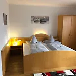U. Restaurant Goldener Greifen Hotel *